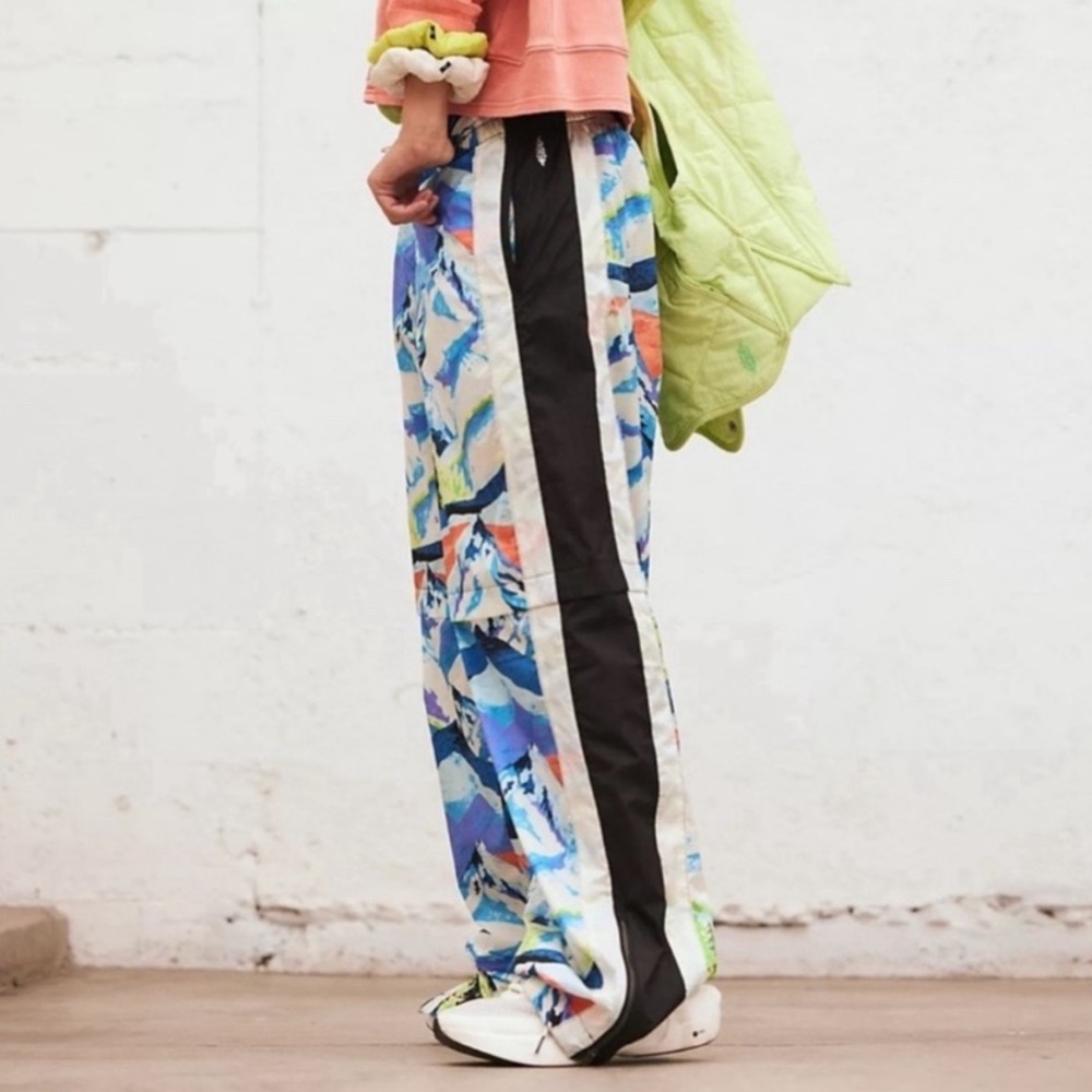 NWT Free People Movement Printed End Zone Pants Sz. Large - Picture 2 of 13